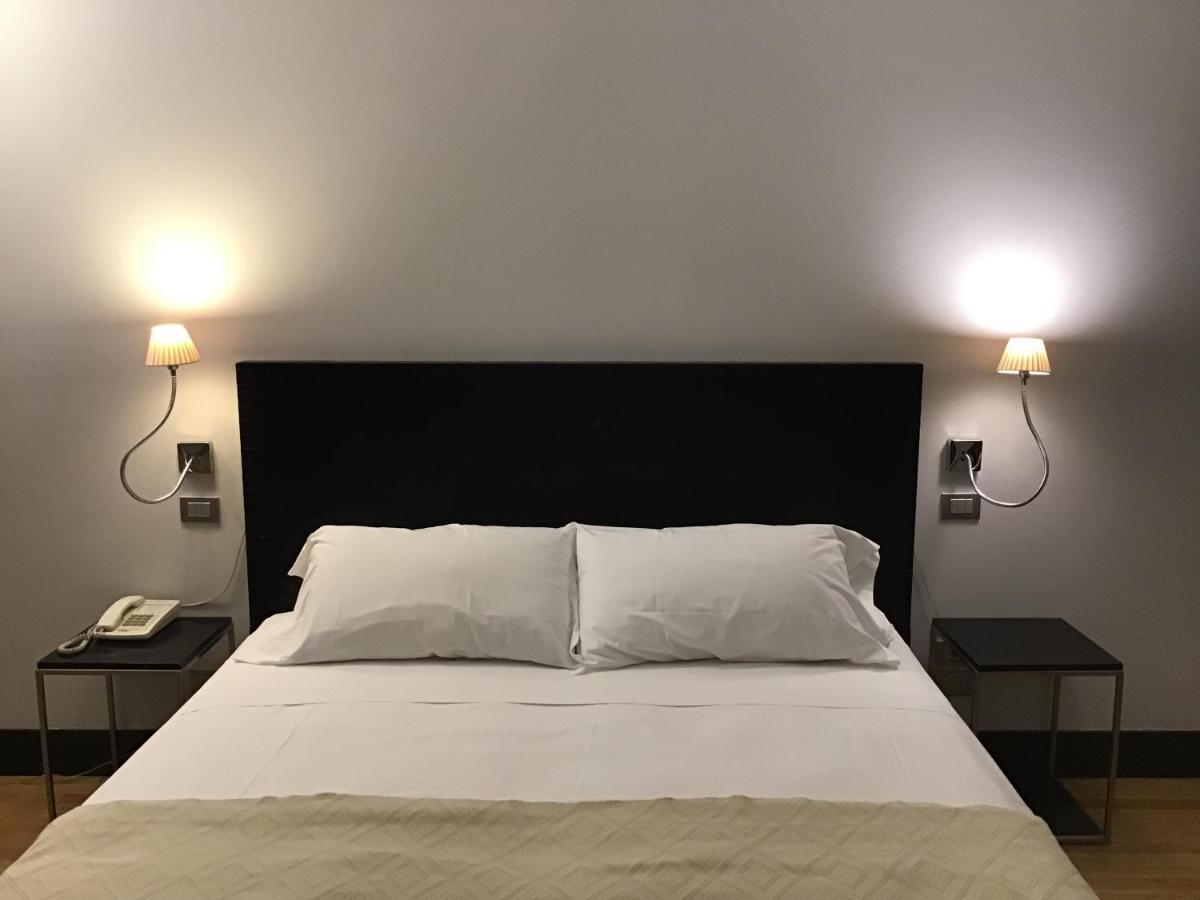 Mh Design Hotel Неаполь Екстер'єр фото